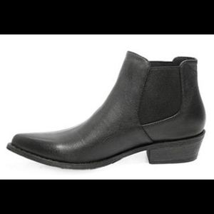 Brand new Reggie Cowboy Boots Stacked Heel